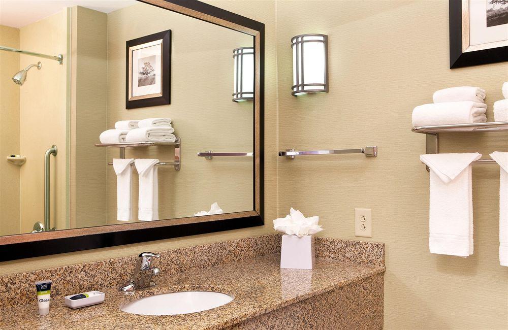 Four Points Memphis Southwind Hotel Germantown Bagian luar foto